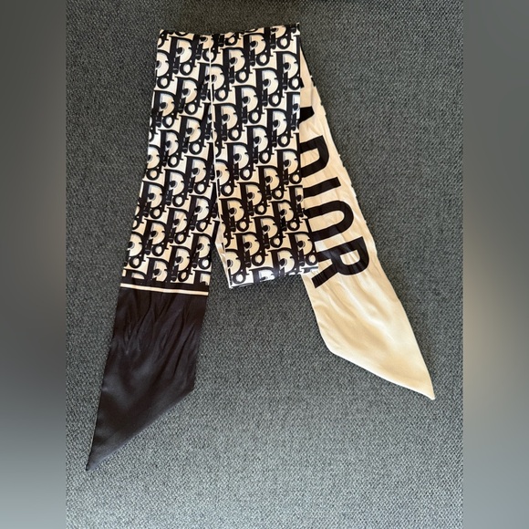 DIOR Twilly - RARE FIND! - Picture 14 of 16